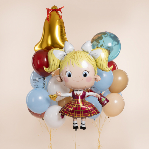 Композиция «Девочка с колокольчиком» на 1 сентября